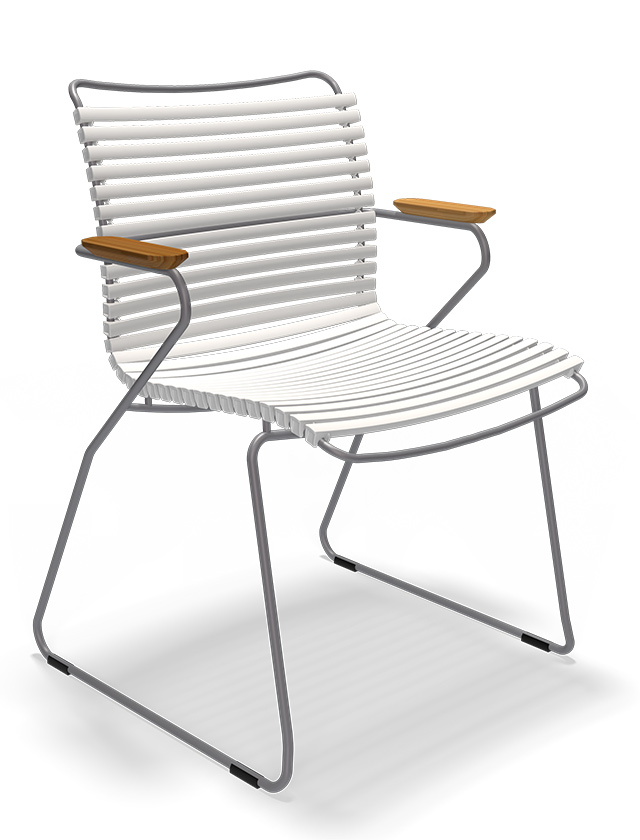 Click Dining Chair in Muted White - Farbnummer 25 - Design Gartenstuhl von HOUE aus Dänemark - Lamellen aus Kunststoff und pulverbeschichtetes Stahl
