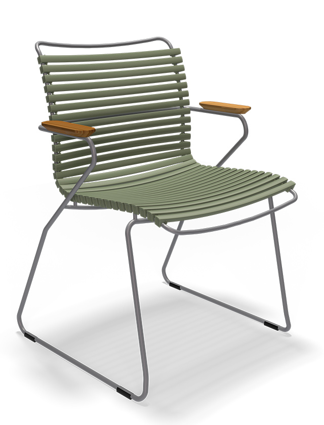 Click Dining Chair in Olive - Farbnummer 71 - Design Gartenstuhl von HOUE aus Dänemark - Lamellen aus Kunststoff und pulverbeschichtetes Stahl