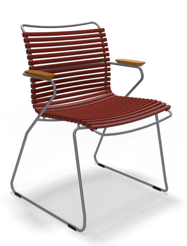 Click Dining Chair in Paprika - Farbnummer 19 - Design Gartenstuhl von HOUE aus Dänemark - Lamellen aus Kunststoff und pulverbeschichtetes Stahl