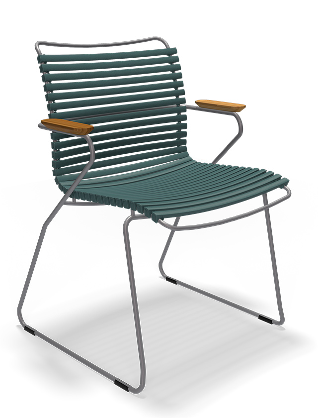 Click Dining Chair in Pine Green - Farbnummer 11 - Design Gartenstuhl von HOUE aus Dänemark - Lamellen aus Kunststoff und pulverbeschichtetes Stahl