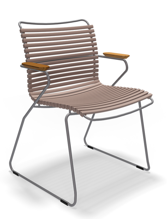Click Dining Chair in Sand - Farbnummer 61 - Design Gartenstuhl von HOUE aus Dänemark - Lamellen aus Kunststoff und pulverbeschichtetes Stahl