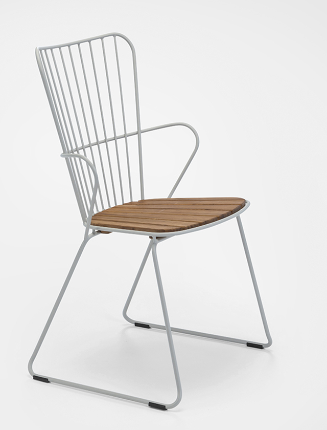 PAON Dining Chair in Taupe - Gartenstuhl aus Stahl & Bambus von HOUE in Weiß