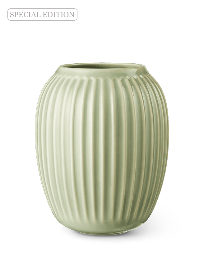 Hammershøi Vase, medium in Moosgrün von Kähler Design - Special Edition