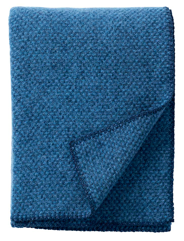 Domino Wolldecke Sea Blue von Klippan Yellefabrik aus 100 % Lammwolle