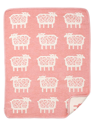 Sheep Babydecke in Pink aus Bio-Baumwolle aus der Klippan Yllefabrik