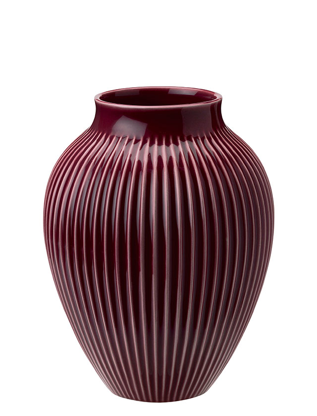 Rillenvase mittel in der Farbe Berry von Knabstrup.