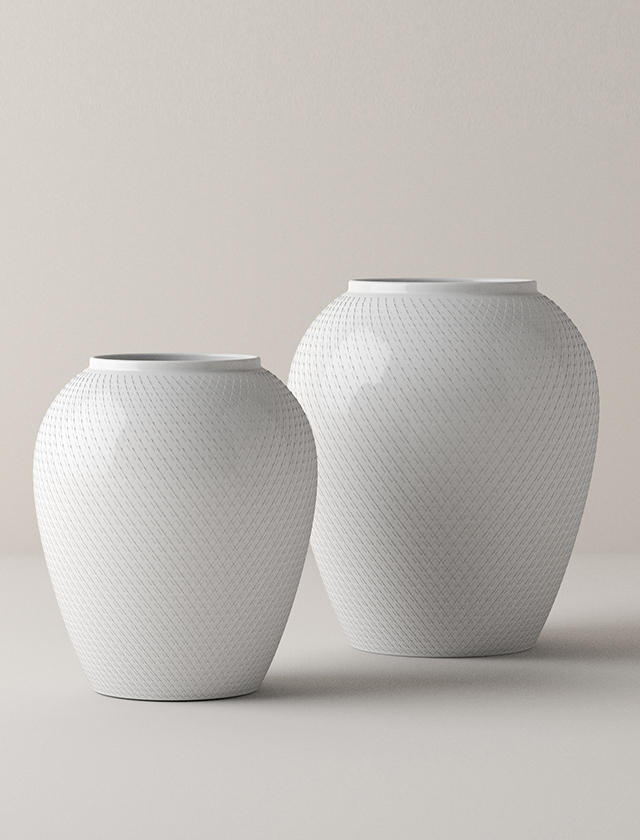 Rhombe Vasen aus Porzellan in der kleinen und großen Größe von Lyngby Porcelæn
