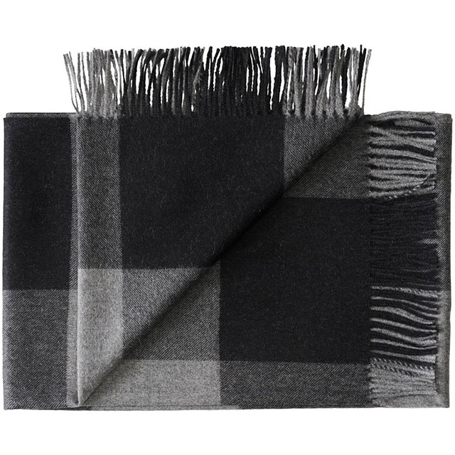 Caracas Plaid 130 x 200 cm: Exklusiver Luxus aus feinster Baby Alpaka-Wolle in Black