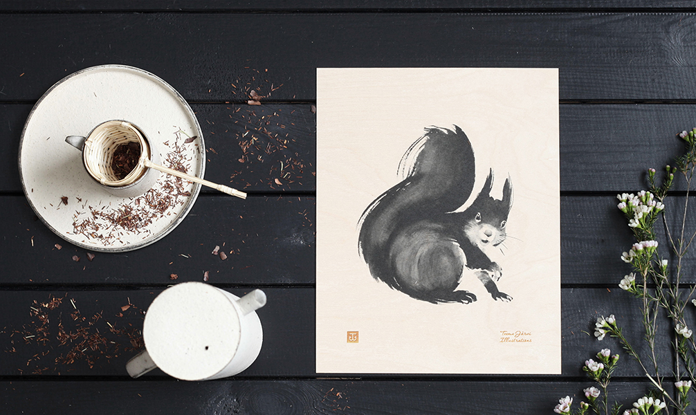 Teemu Järvi Illustrations on Plywood - Squirrel - Die Illustration ist auf eine Schichtholzplatte gedruckt