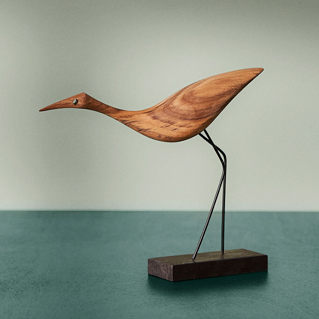 Beak Bird - Low Heron von Warm Nordic - Dekovogel aus Teakholz - Design von 1961 von Svend Aage Holm-Sørensen
